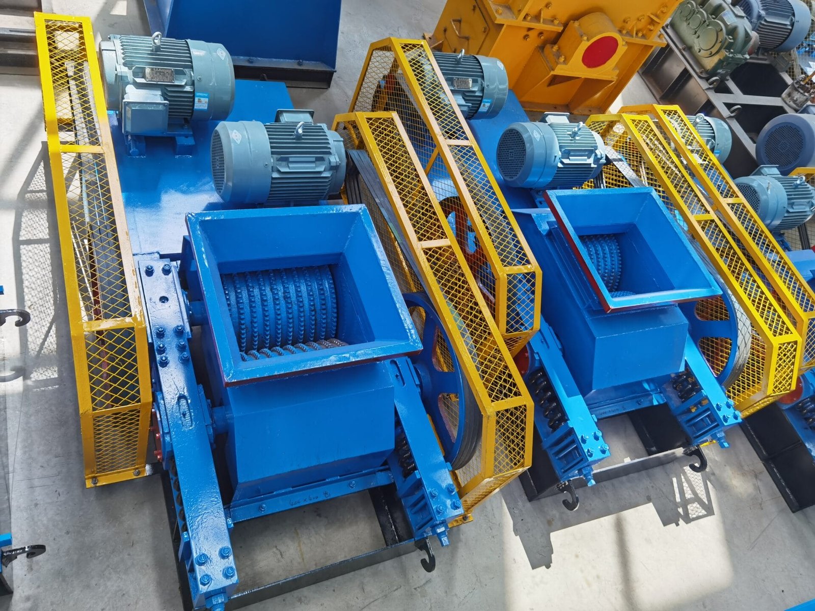 Gravel Sand Stone Crushers Smooth & Teeth Type Double Rolleres for Stone Crusher for Limestone Coal