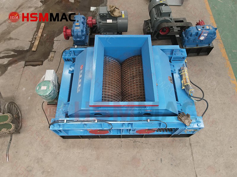 Hydraulic Double Toothed Roller Crusher