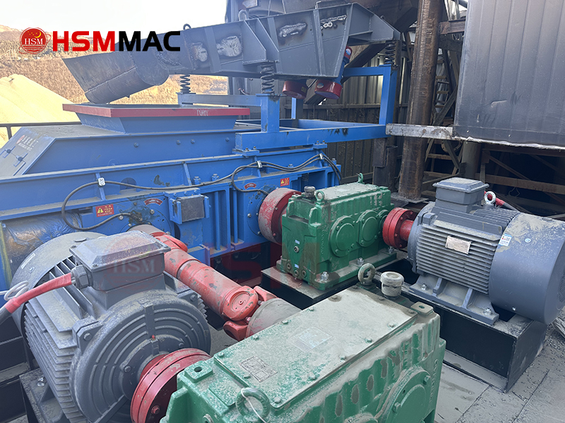 Hydraulic Roll Sand Making Machine