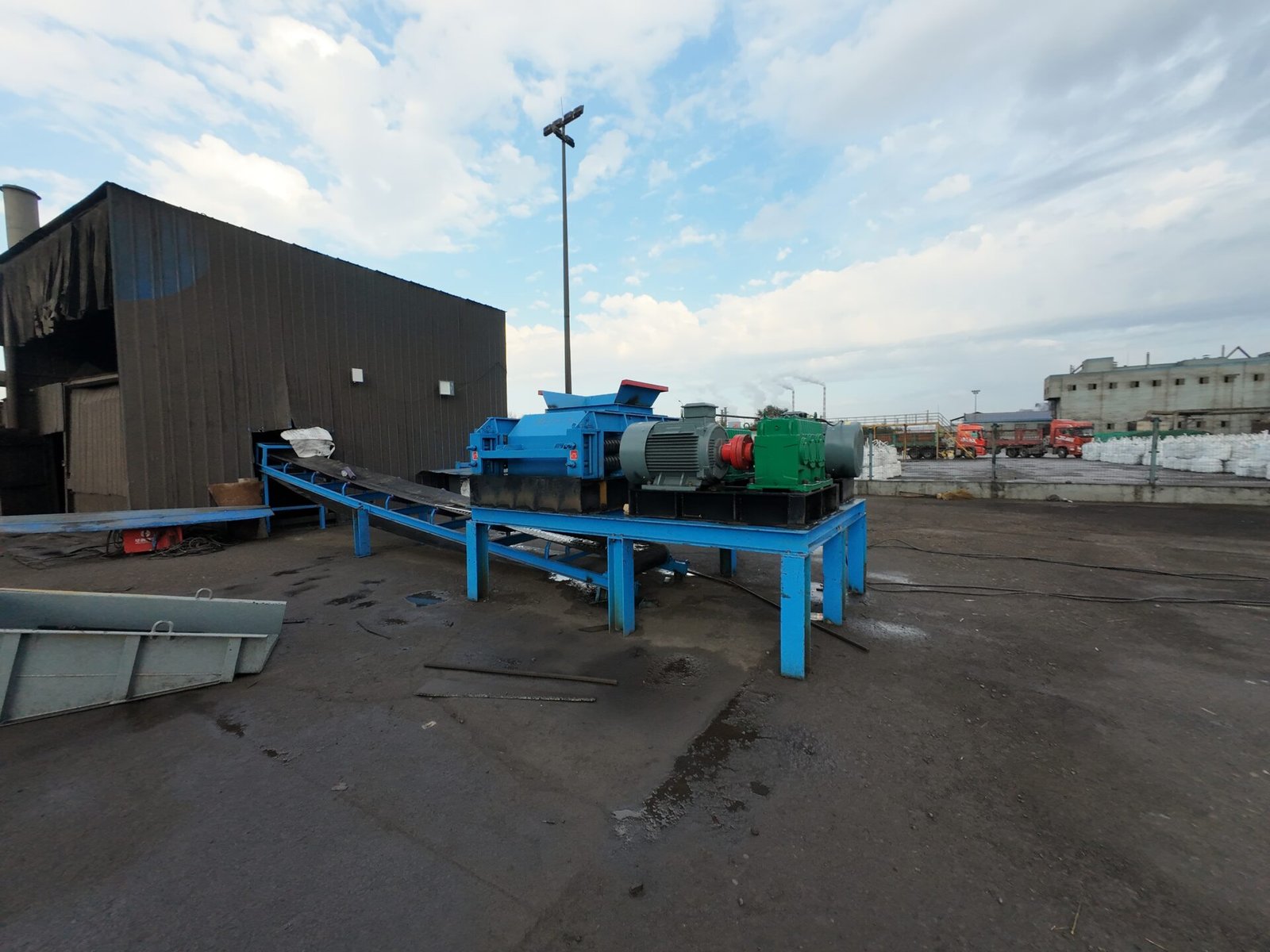 300TPH Raw Coal Crushing Solution: Eliminating Clogging in Wet Environments