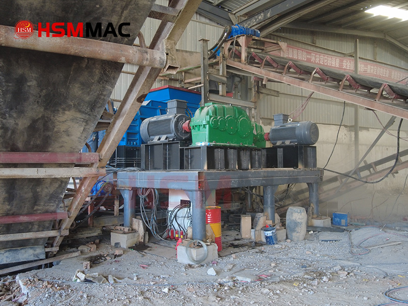 Crushing Site of a Double-Roll Crusher Crushing Site of a Double-Roll Crusher
