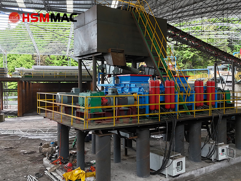 HSM Double Roll Crusher Processing River Pebbles in an Active Plant